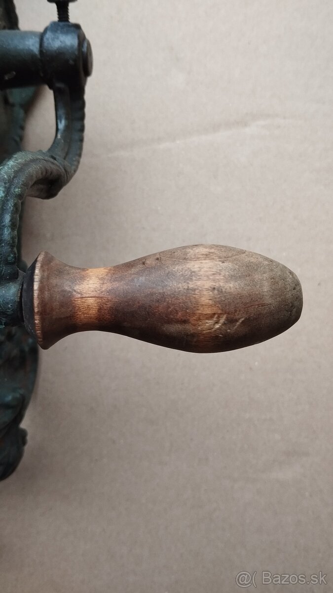 Velmi starý zdobený mlýnek na strouhanku EXCELSIOR - 6