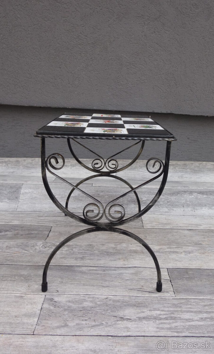 Stolík malý – glazovaná keramika a kované železo. - 6