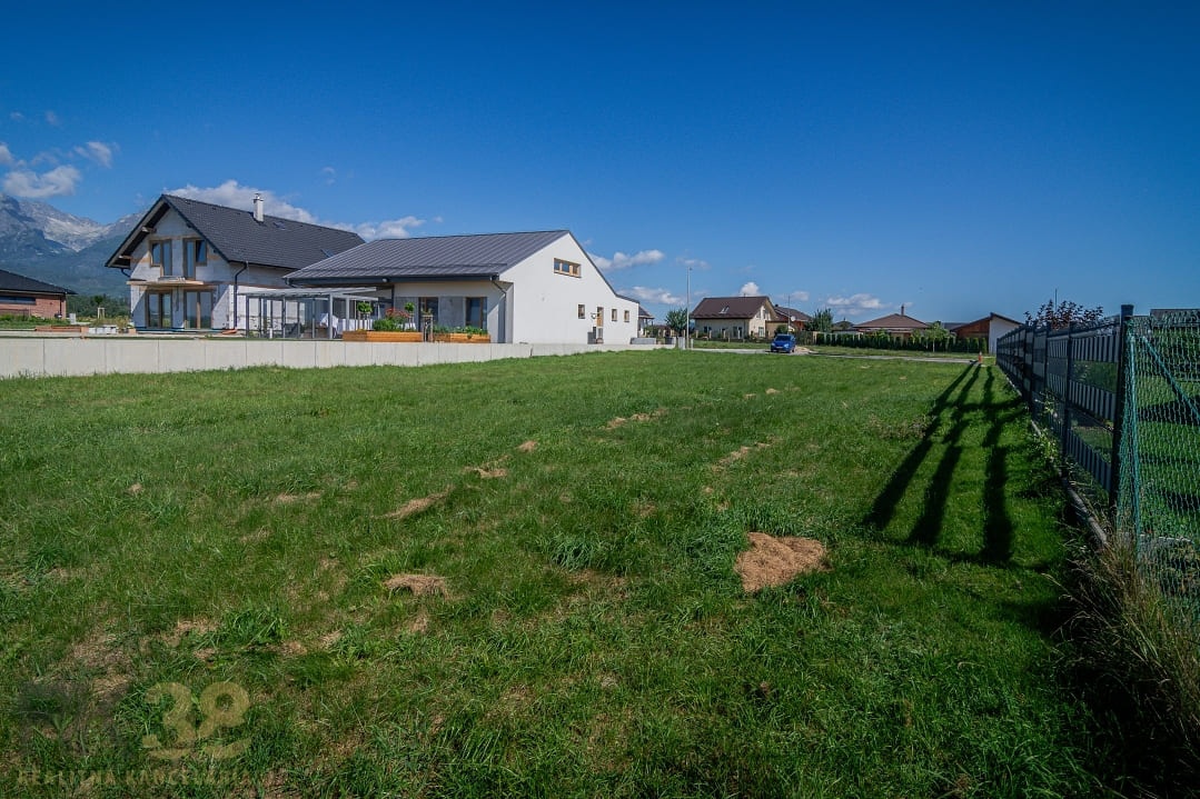 Stavebný pozemok s kompletnými sieťami v krásnej lokalite - 6