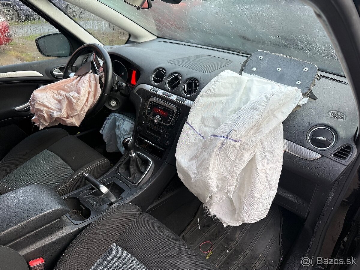 Rozpredam Ford S-Max 2013 facelift 2.0 TDCI - 6