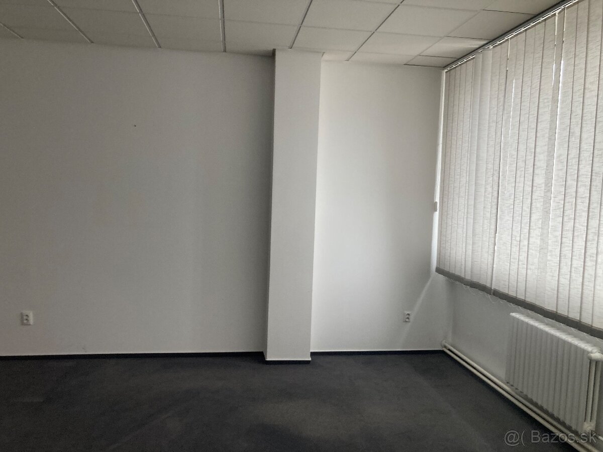 Centrum Čadce budova Sporiteľne - 6