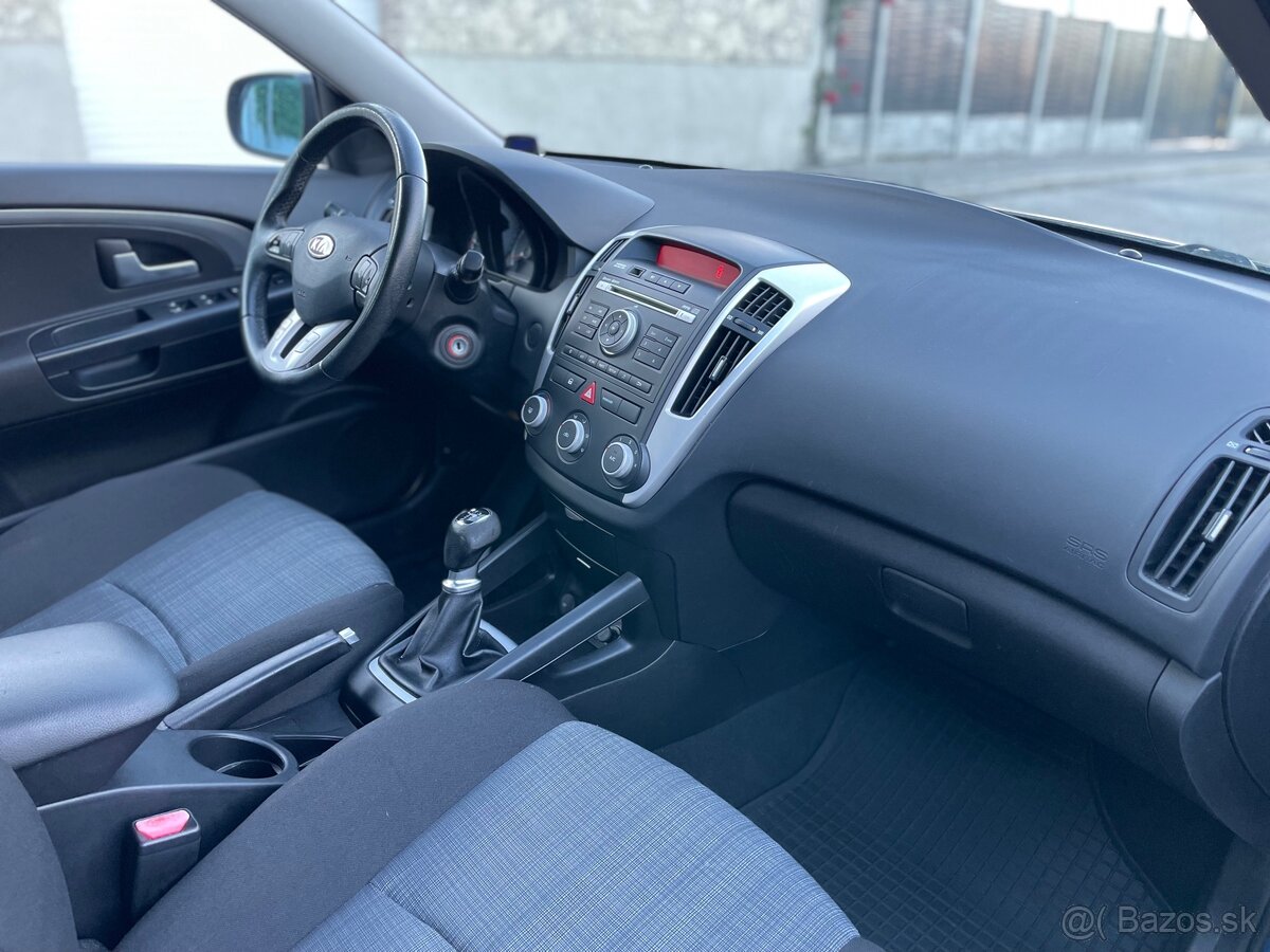 Kia Ceed SW 1.4 CVVT, 2011, 1. Majiteľ - 6