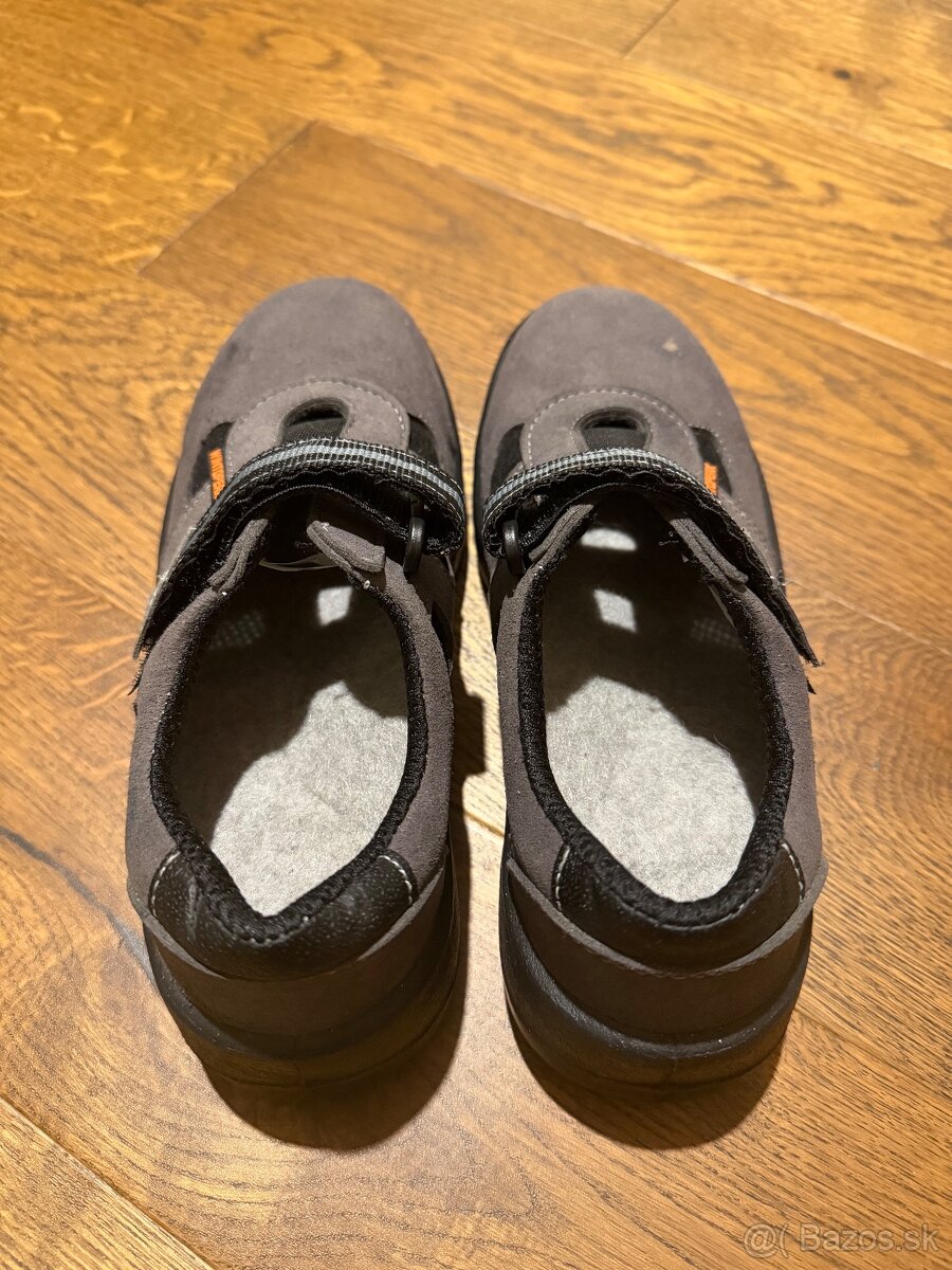 Predám 2 kusy nových ženských pracovných topánok - 6