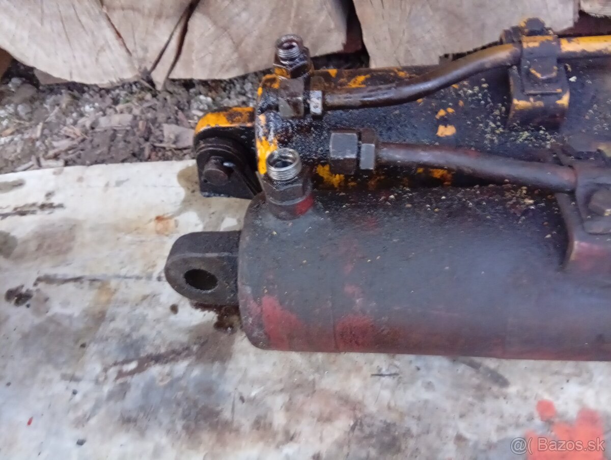 Predám tieto 2 dvojčinné rovnaké piestnice - 6