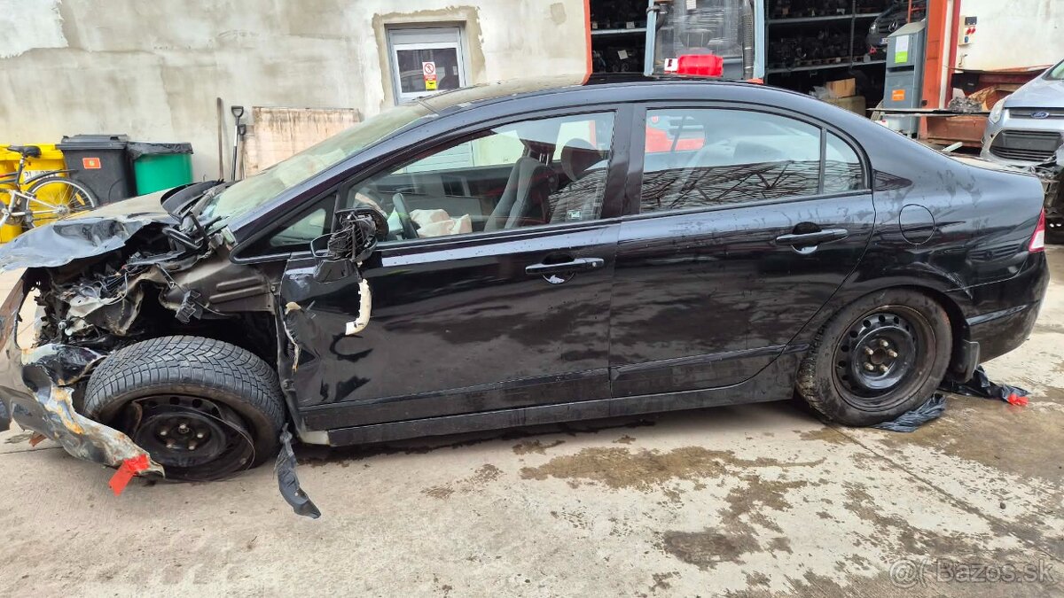 Honda Civic 1,8i - 6