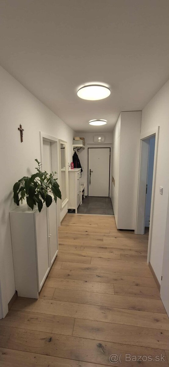 REZERVOVANÉ: Prenájom 3i bytu s KLIMATIZÁCIOU a dvomi - 6