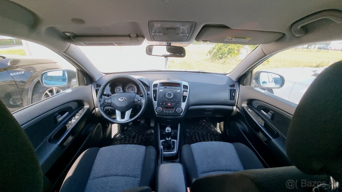 KIA Ceed kombi 158k km - 6