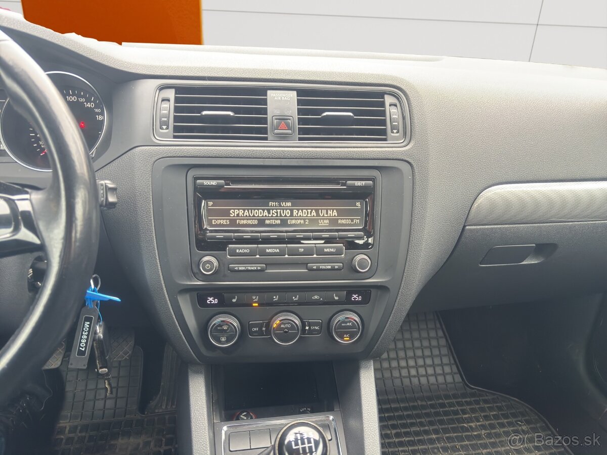 VW Jetta 1.2Tsi Comfortline - 6