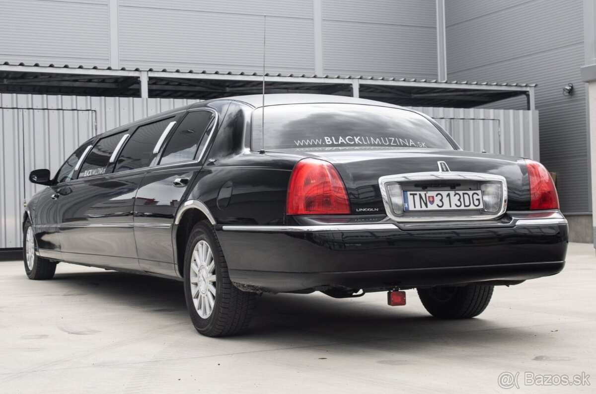 LINCOLN TOWN CAR LIMOUSINE - 6