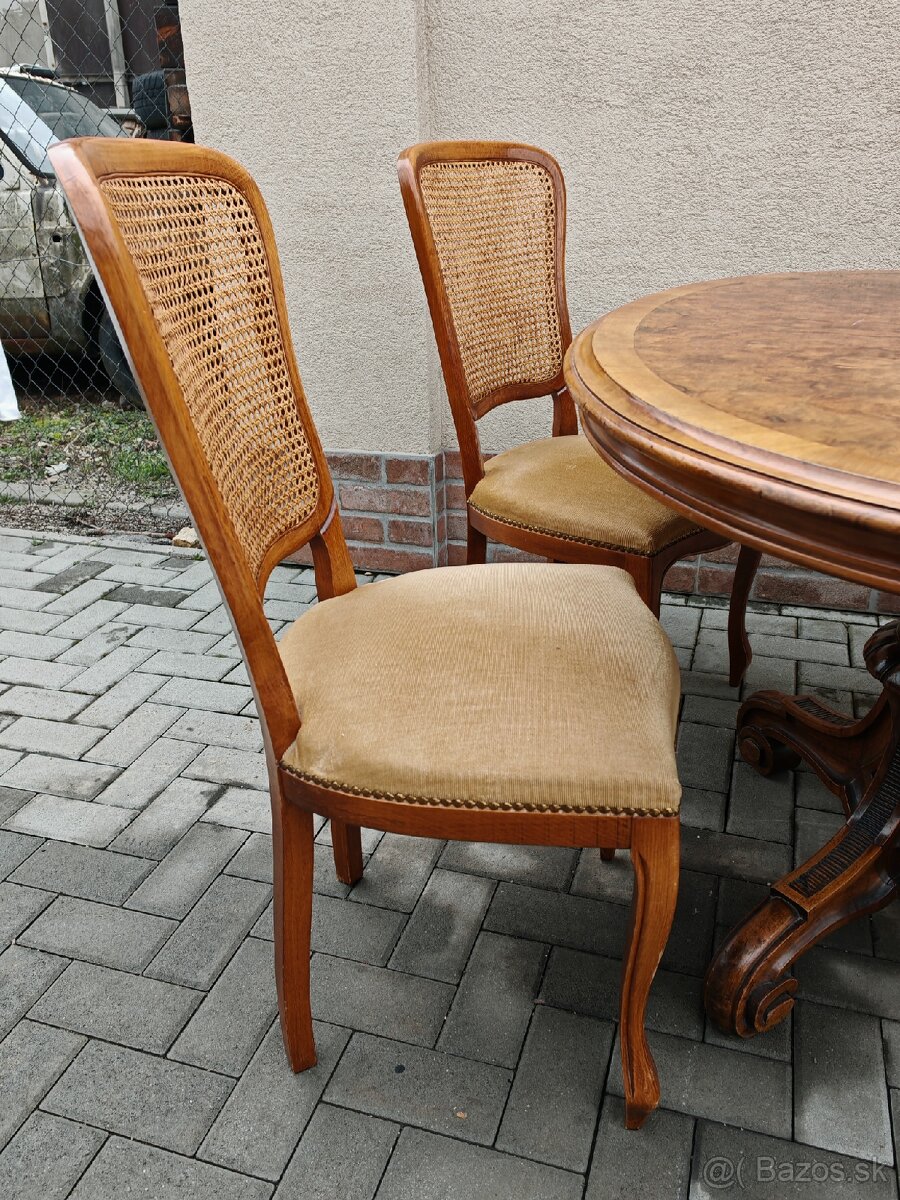 Jedálensky stôl a 4 stoličky - 6