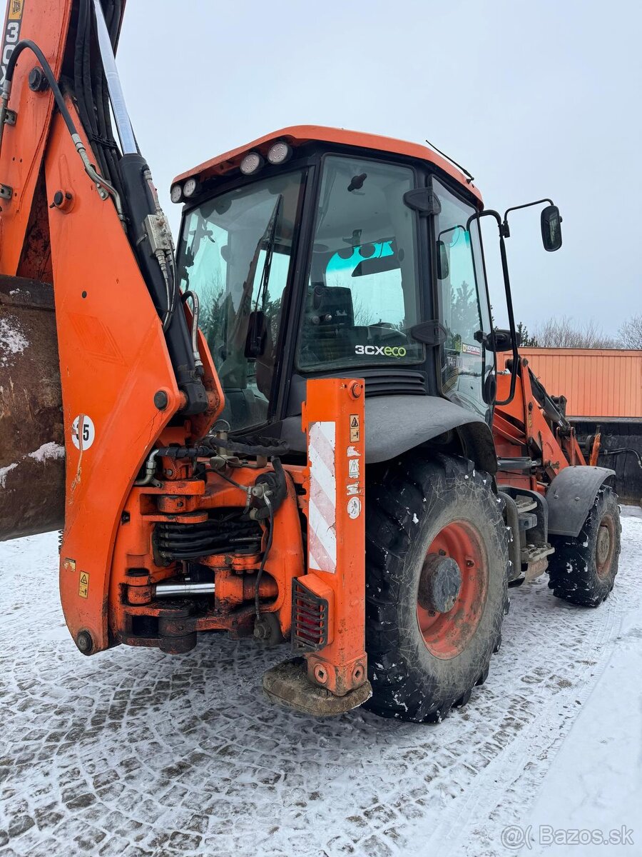 Rýpadlo-nakladač JCB 3CX, model 2018 - 6