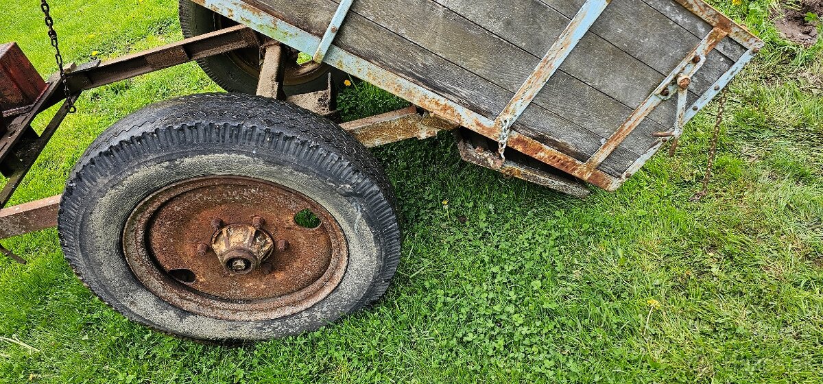 Vyklapatelna vlecka za traktor - 6