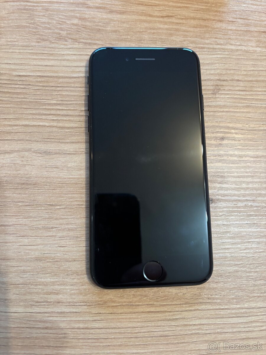 Predám iPhone SE 2020 - 64GB Black - 6