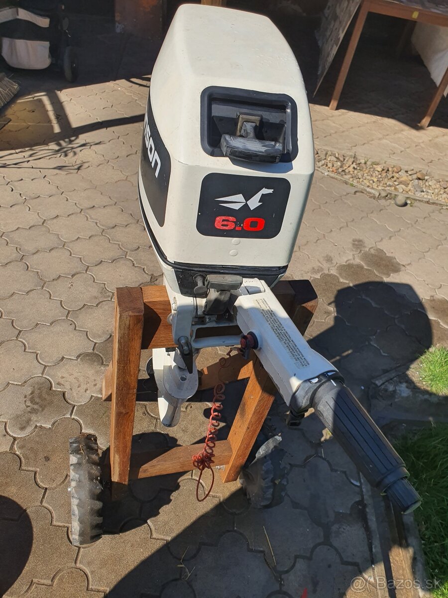 Lodny motor Johnson 6 HP - 6
