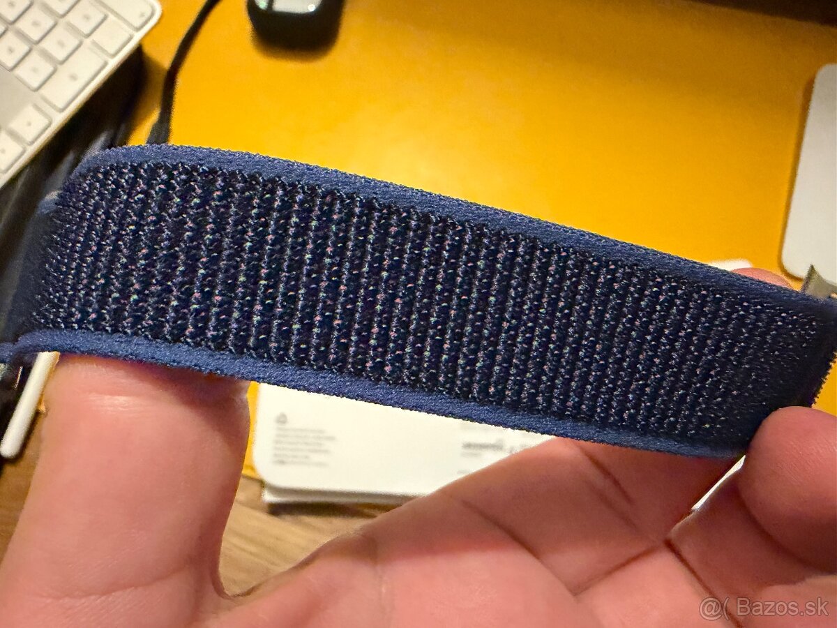 Apple Watch 49mm Blue Trail Loop - S/M - Natural Titanium - 6