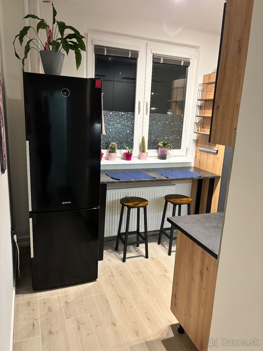 Na prenájom 3 izbový byt - 6
