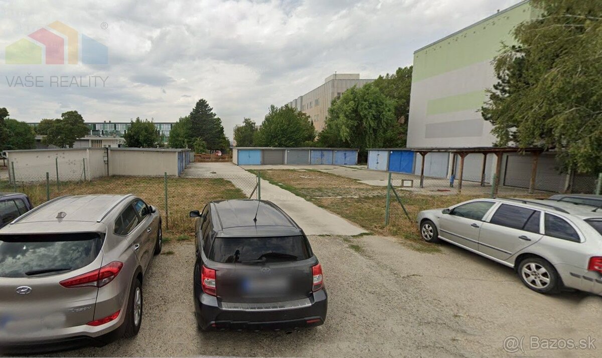 Výnimočná ponuka garáže s prístreškom pre dve autá v Piešťan - 6