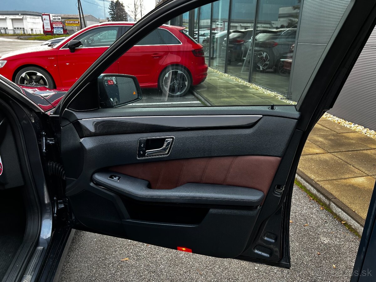 Mercedes -Benz MB E350 W212 rv2010 - 6