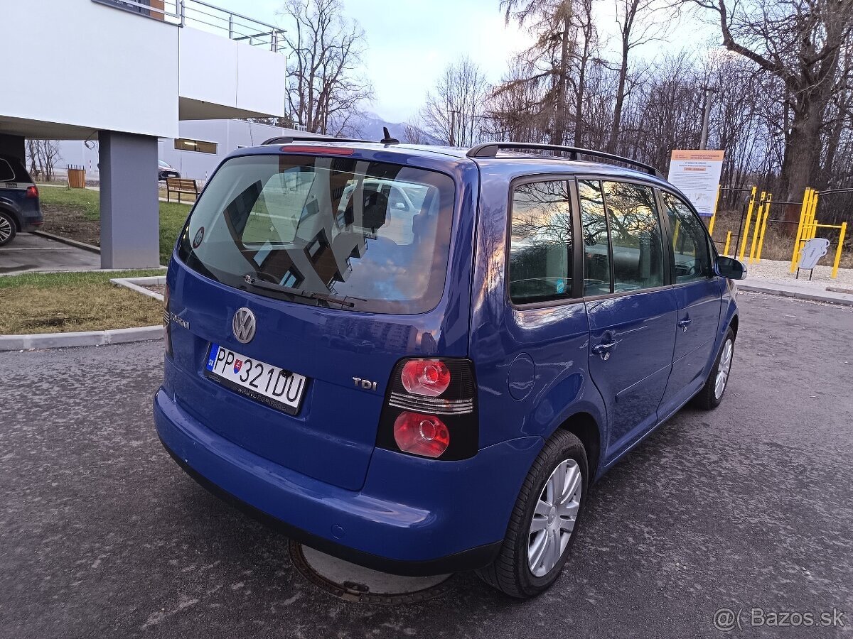 Volkswagen Touran - 6