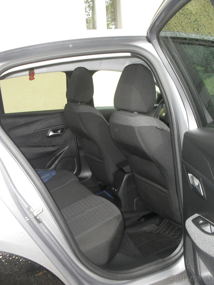 Peugeot e-208 50 kWh Style - Elektrický rv. 2023 - 6