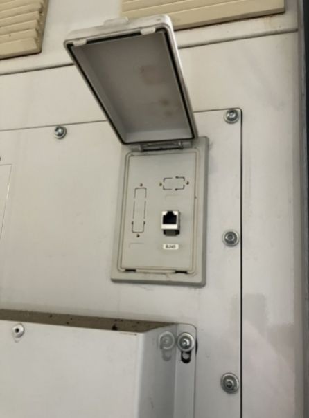 Obráběcí centrum z r. v. 2014, model VMCA 1000 - 6