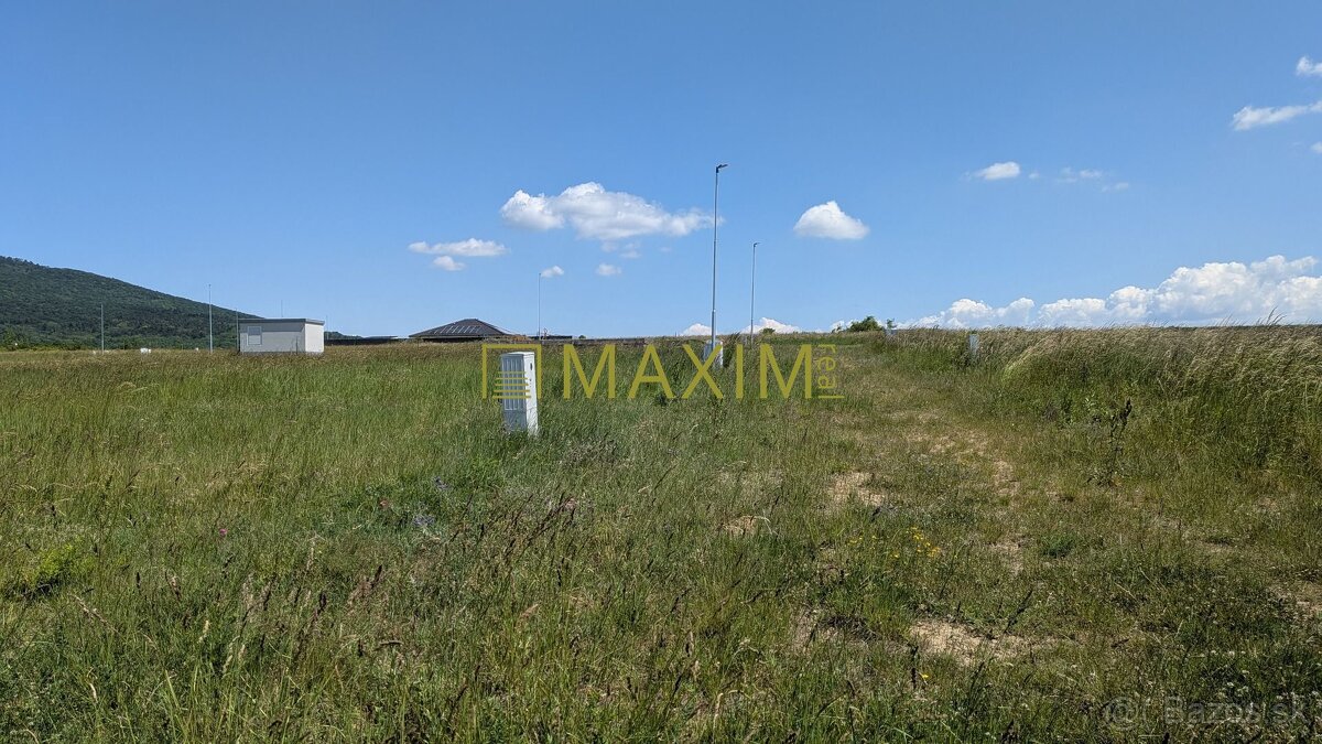Stavebný pozemok 681 m2 v Štitároch - 6