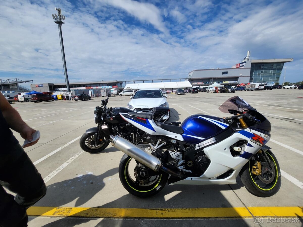 Suzuki GSXR K4 - 6