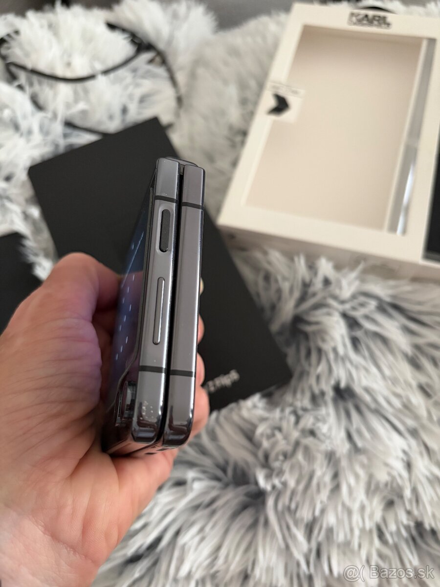 Samsung Z Flip 5 - 6