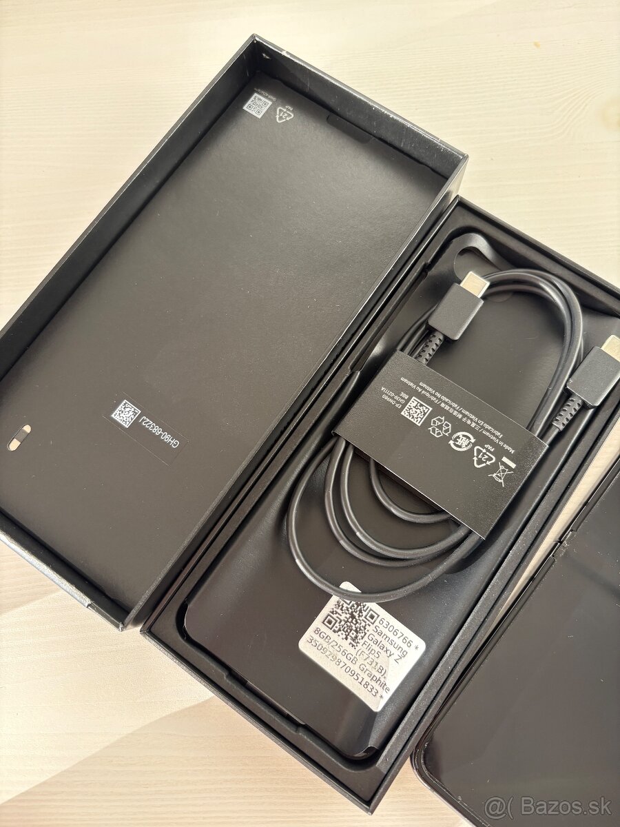 SAMSUNG GALAZY Z FLIP5 - 6