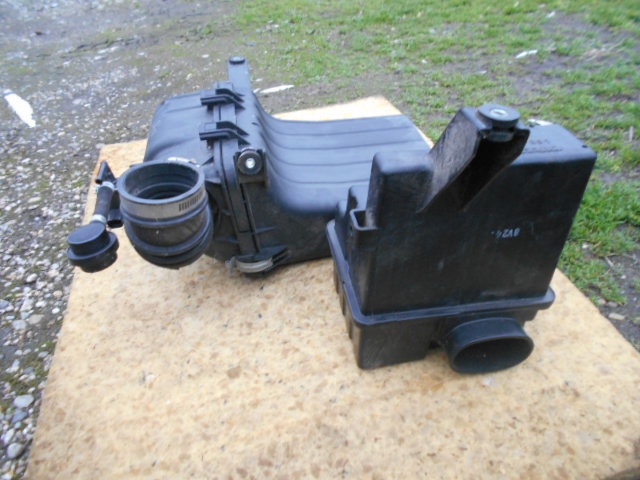 obal vzduchového filtra na Suzuki SWIFT 1.3i - 6