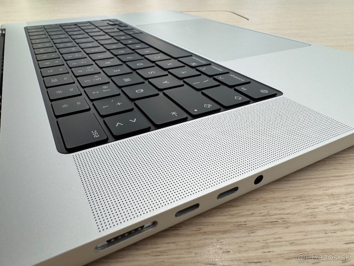 MacBook Pro (16-palcový, 2021) - 6