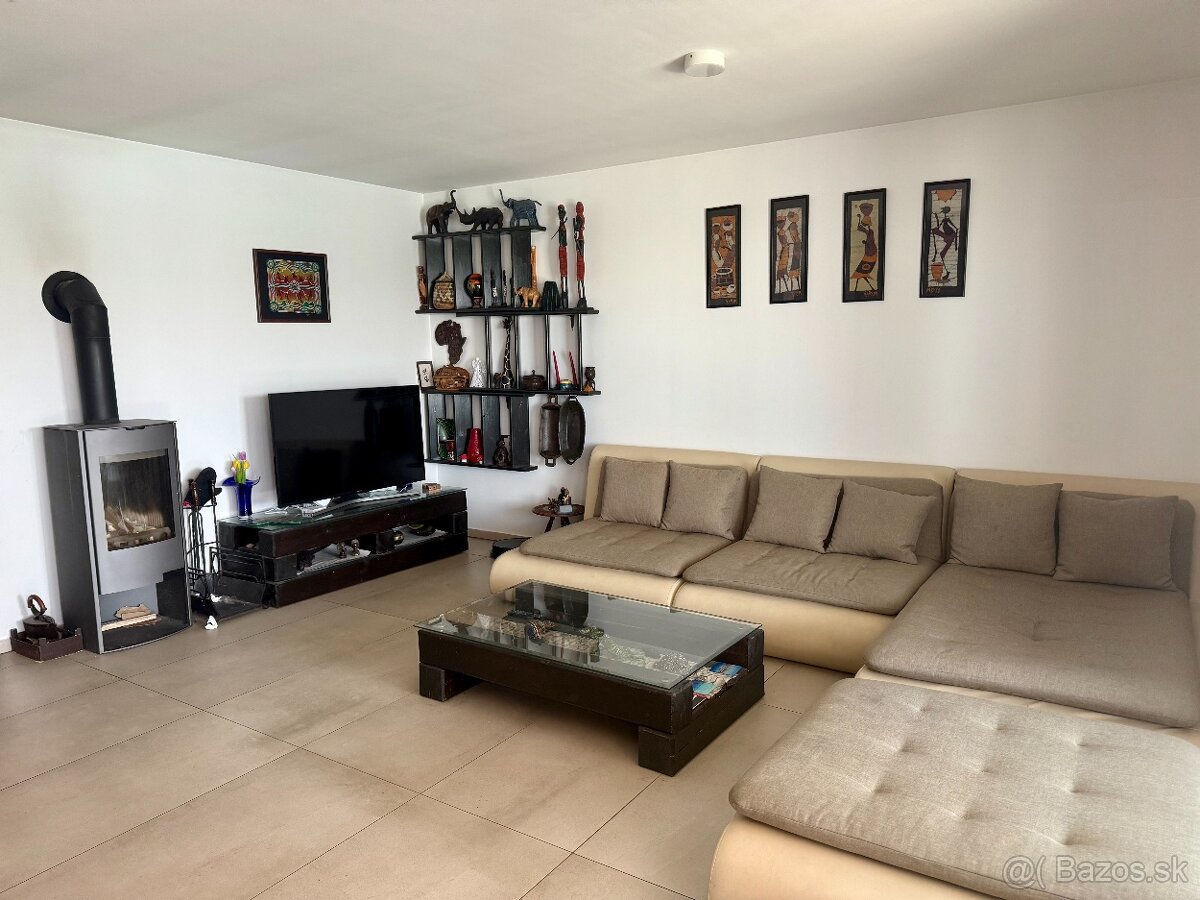 PREDAJ - RD pri súkromnom jazere - Boldog - 6