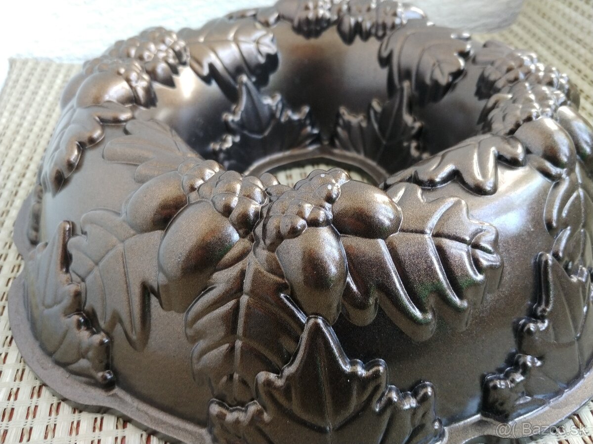 Forma na koláč / bábovku AUTUMN WREATH, zn.Nordic Ware - 6
