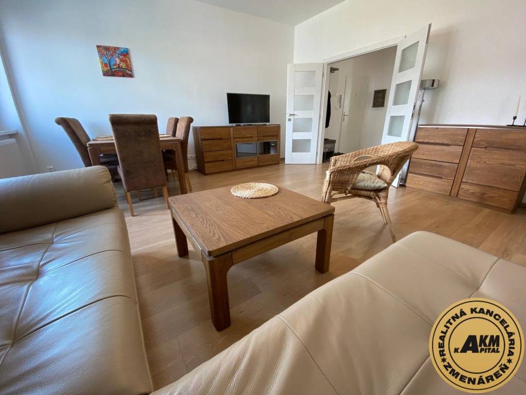 EXKLUZÍVNE Priestranný 3 izbový byt v srdci mesta Zvolen na - 6