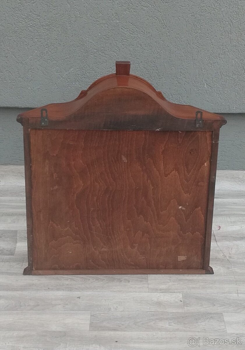 Vitrína nástenná – 73 x 68 x 19 cm. - 6