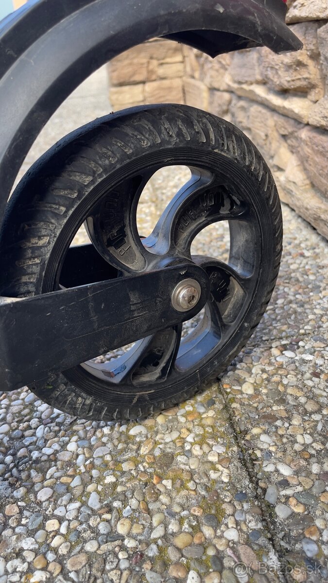 Elektrická kolobežka KUGO S3 - 6