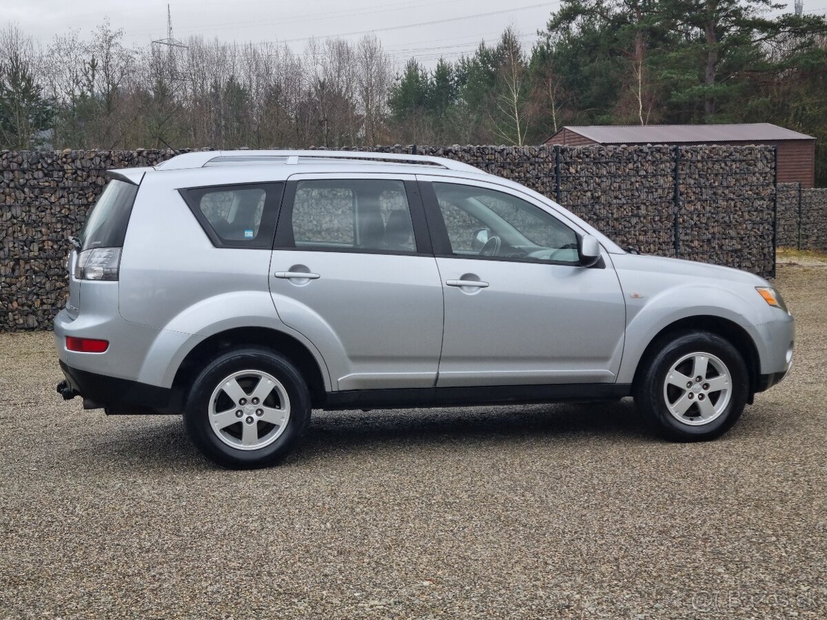 MITSUBISHI OUTLANDER 2,0Di-D 4x4 - 6