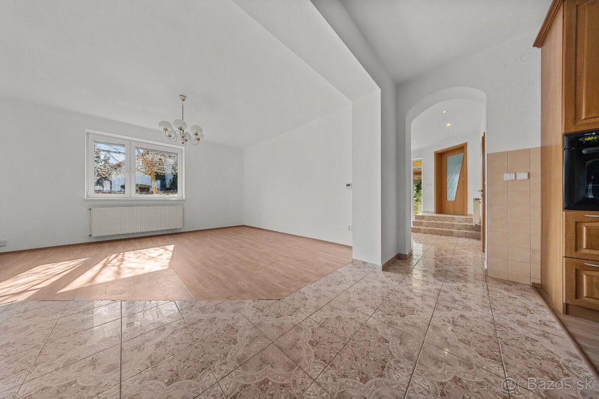 4-IZBOVÝ RODINNÝ DOM S GARÁŽOU, ZIMNOU ZÁHRADOU A PIVNICOU - 6