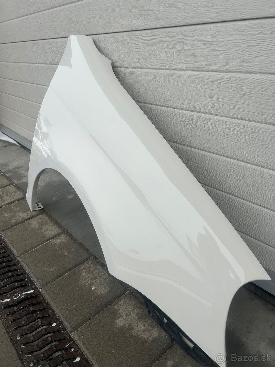 Predny blatnik VW Golf 5 variant biela LR9A - 6