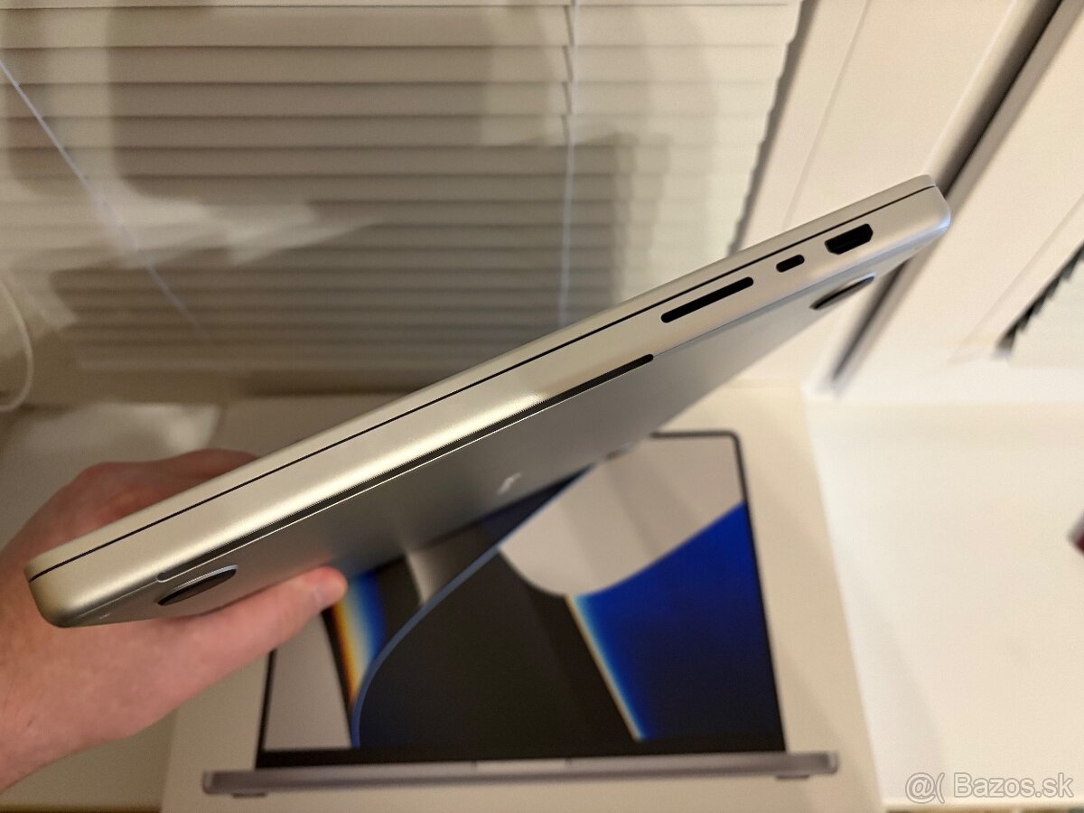 MacBook Pro 16 M1 Pro 16/512GB 15 cyklov - 6