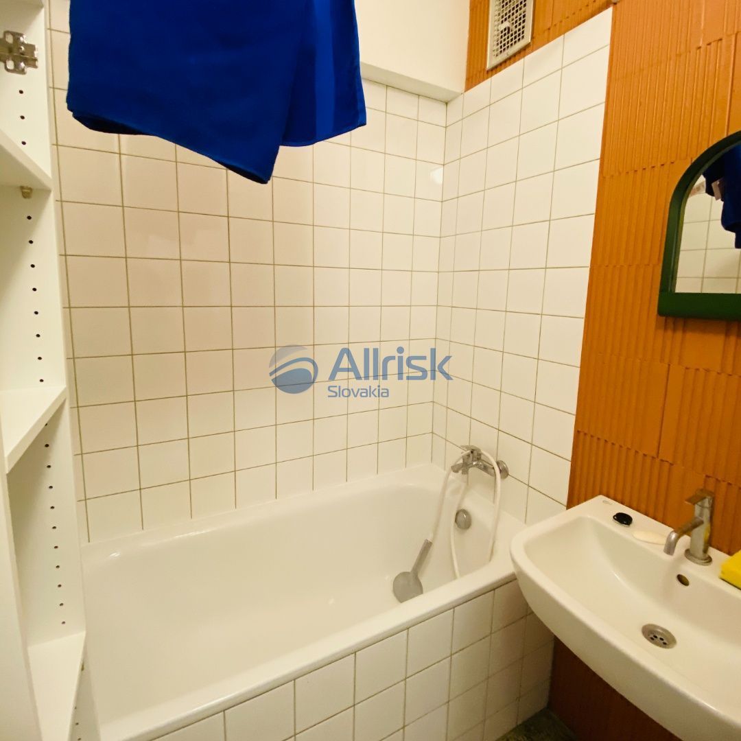 Zariadený 3-izbový byt s balkónom do prenájmu na P.Pázmáňa - 6