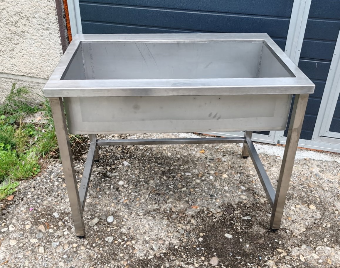 Nerezové drezy a stoly - 6