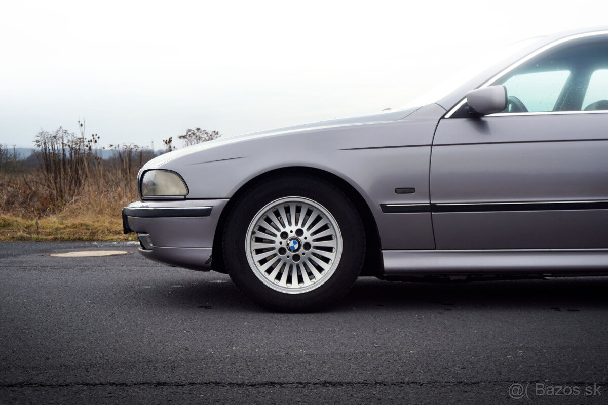 BMW E39 528i Sedan Manuál - 6