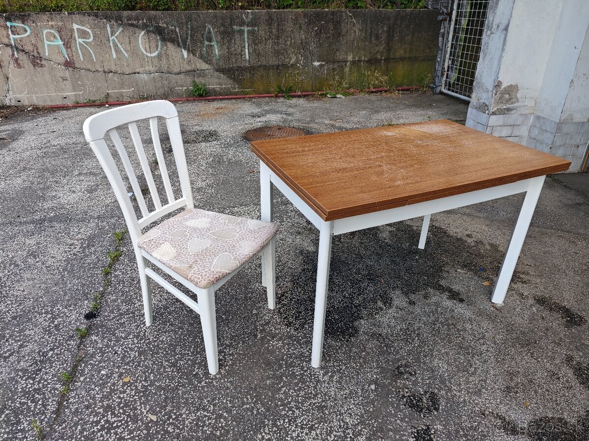 Jedálenský stôl so stolickami - 6