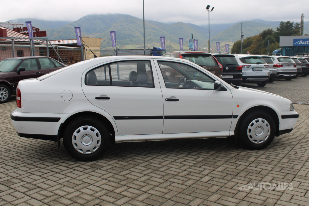 Škoda Octavia 1,4 MPi 44 kW LX - 6
