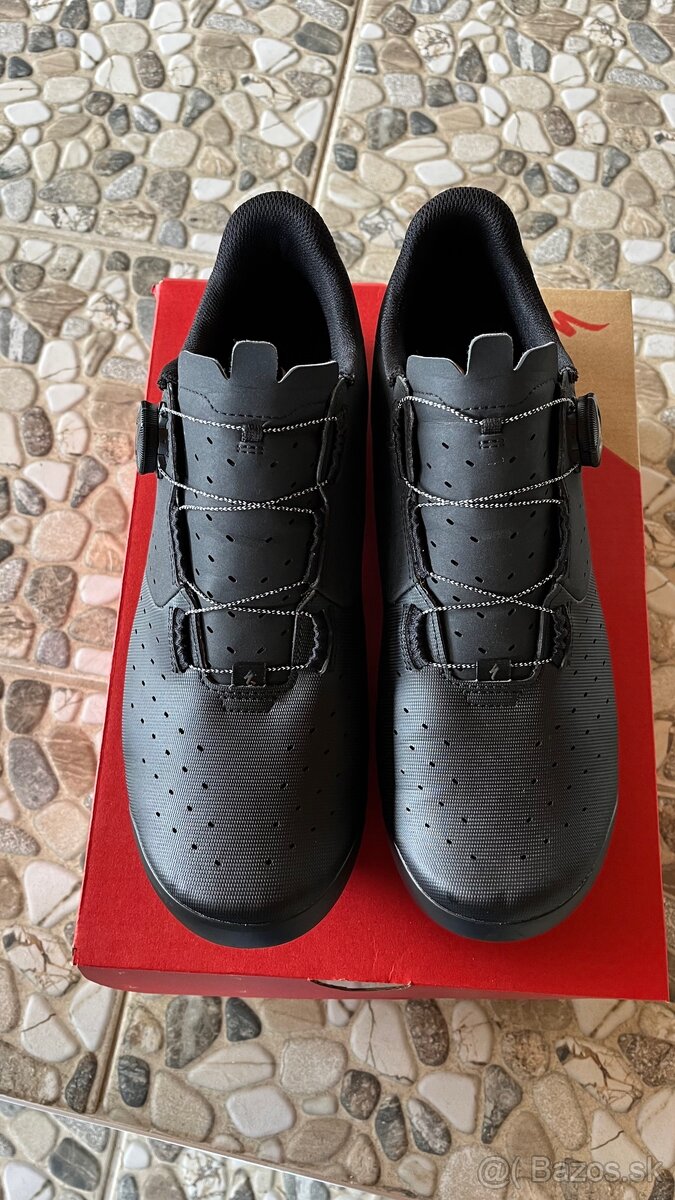 Tretry Specialized Black vel.45 - 6