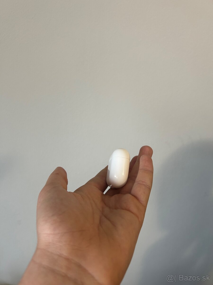 Predám nabíjacie púzdro pre Apple AirPods 4 - 6