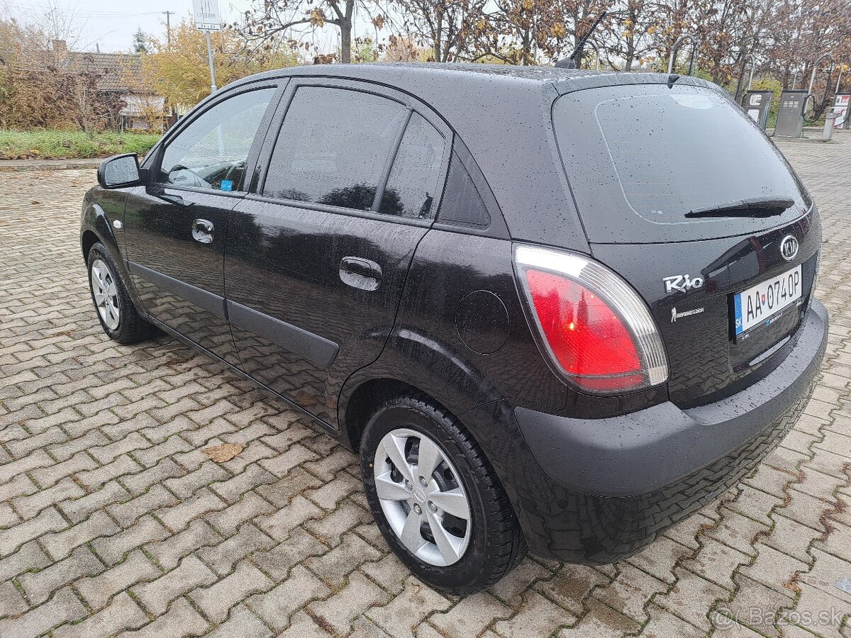 94 tisíc km Kia Rio - 6