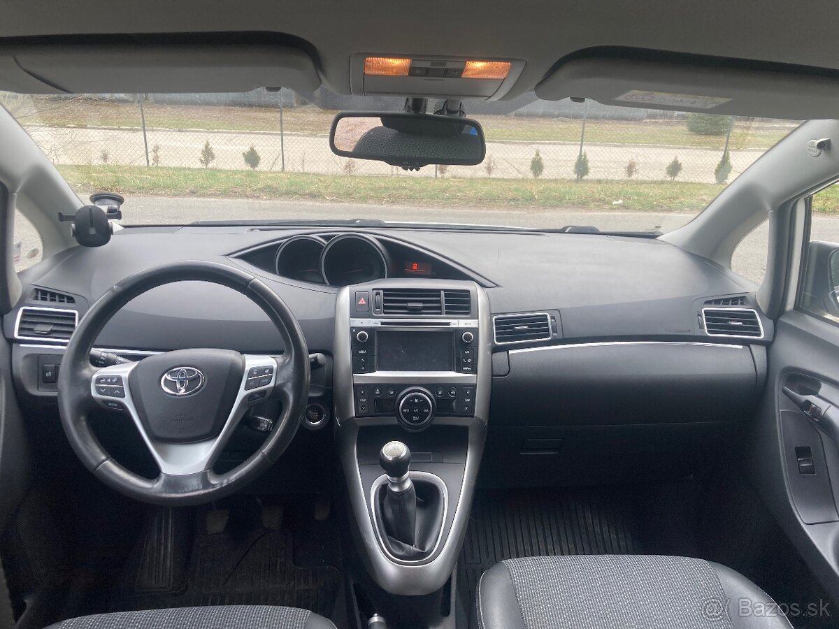 Toyota Verso 7-miestna 2,0D-4D - 6