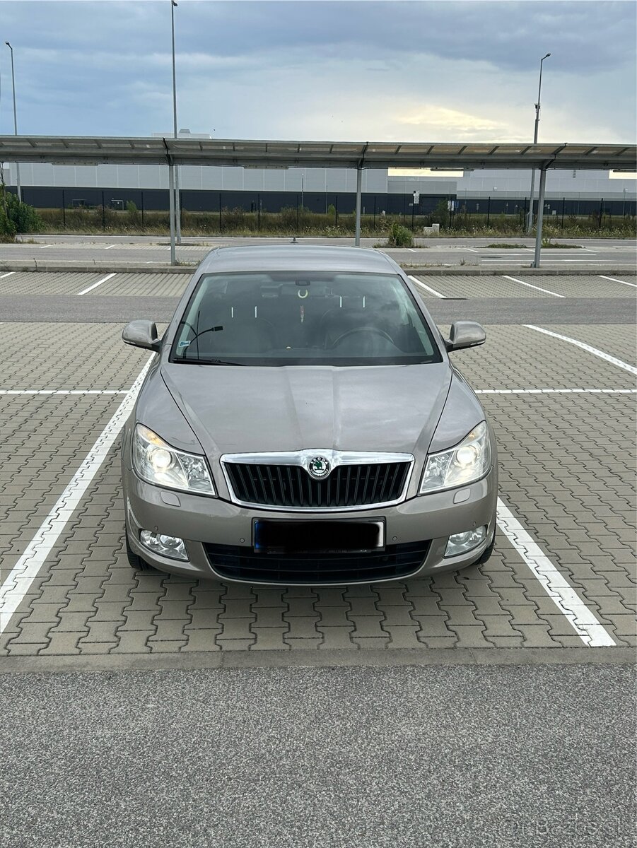 Škoda Octavia II 1.6 TDI DSG ELEGANCE - 6
